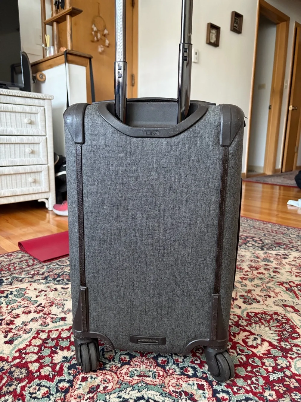 Tumi Astor Osborne 4-Wheeled International Carry on luggage